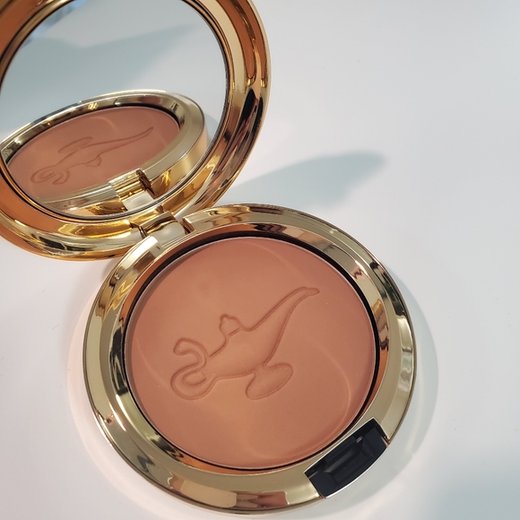 MAC Disney x Aladdin Powder Blush / bronzer - Your wish is my command - Picture 6 of 17